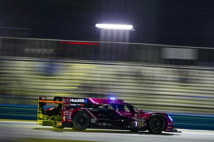 Vor allem bei Nacht gibt es in Daytona immer tolle Eindrücke: Hier der Acura DPi von MSR