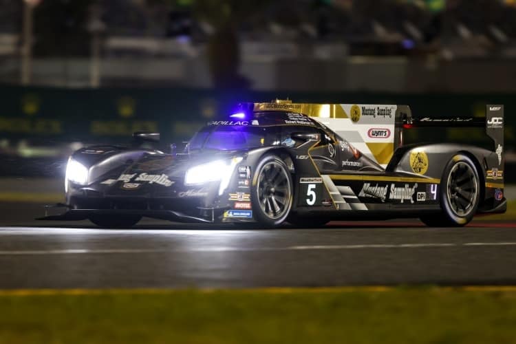 Akutell an der Spitze bei den 24h Daytona: Der Cadillac DPi von JDC Miller MotorSports