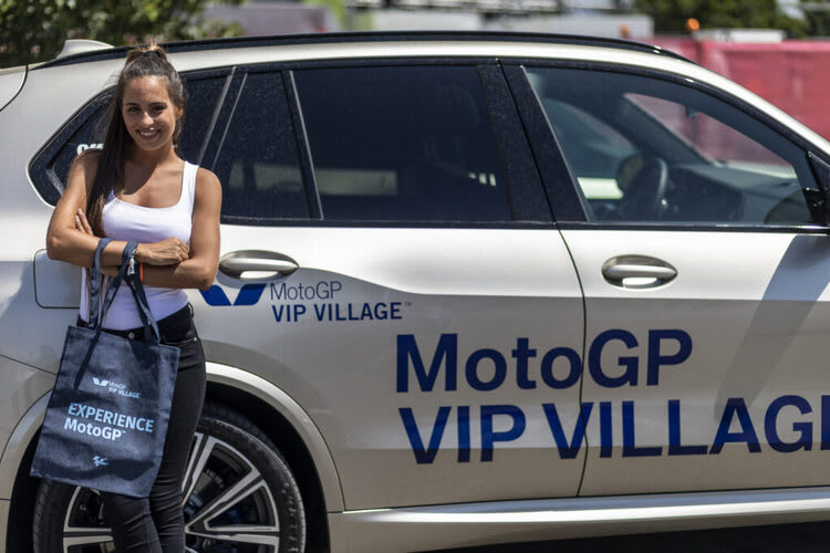 Mit dem Shuttle geht es um die Strecke