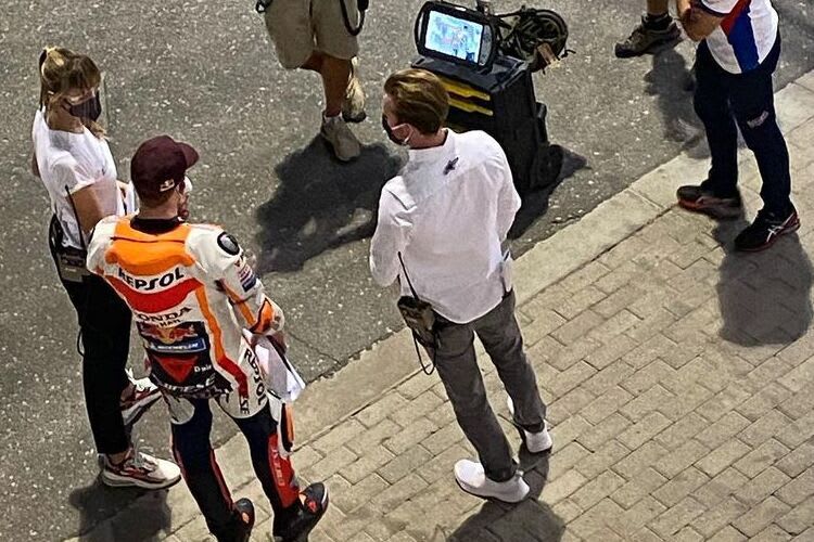 Eve Scheer und Stefan Nebel für «ServusTV» im Gespräch mit Stefan Bradl