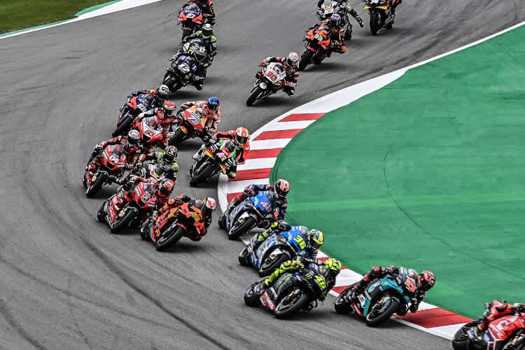 Danilo Petrucci kommt der KTM von Pol Espargaró zu nahe