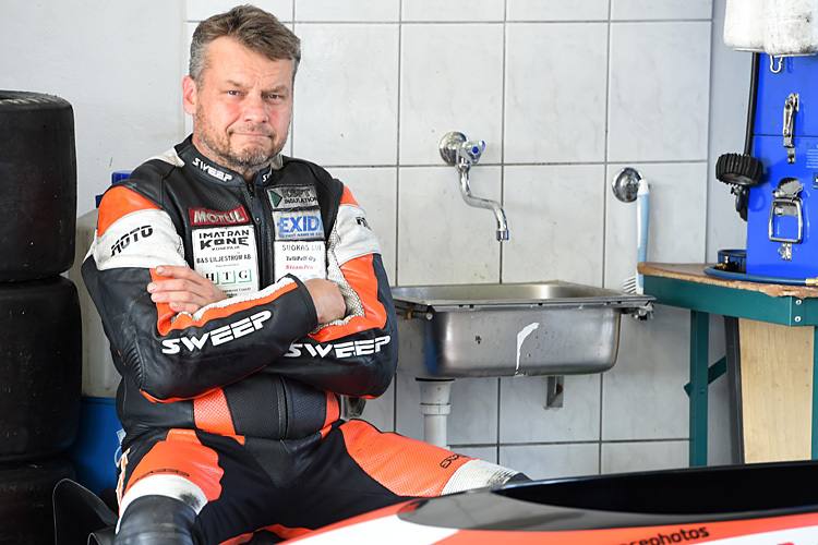 Auch der Finne Pekka Päivärinta kann derzeit nur warten