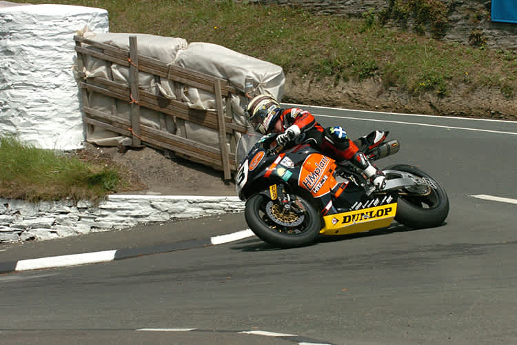 John McGuinness bei Governors Bridge, eine Stelle, die er nicht wirklich mag