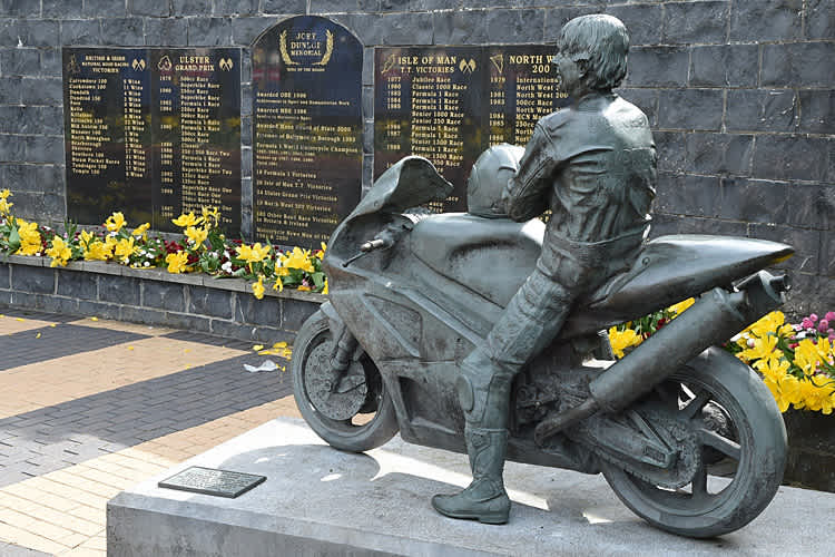 Der zu seinen Ehren angelegte Memorial Garden in Ballymoney