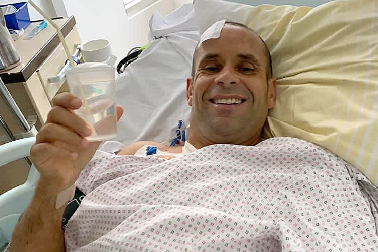 Nur zwölf Tage nach seinem Unfall kann Horst Saiger schon wieder lächeln