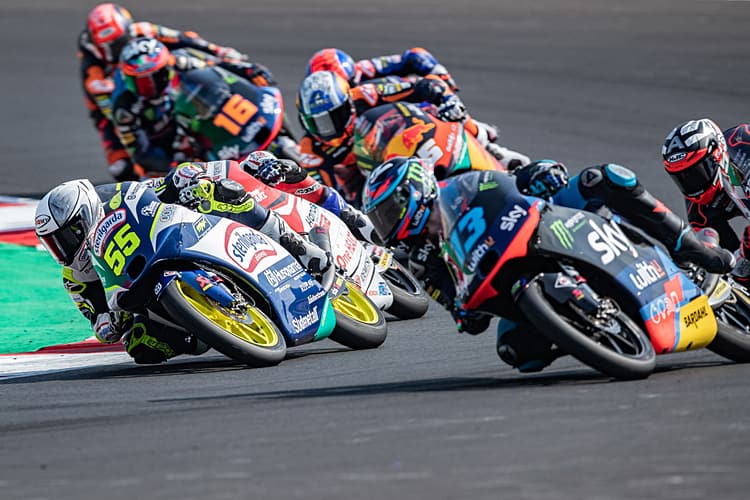 Das entscheidende Überholmanöver drei Kurven vor Schluss