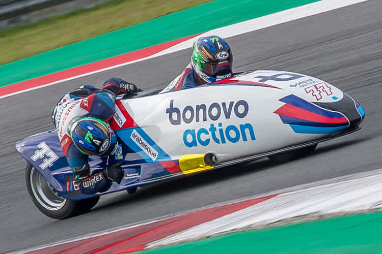 Reeves/Rousseau siegten in Assen im ersten Rennen der IDM-Sidecars
