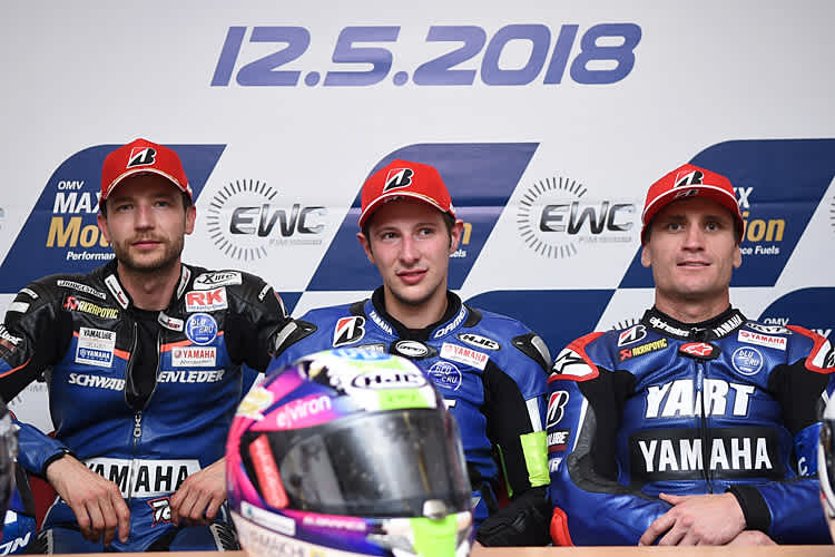 Max Neukirchner, Marvin Fritz und Broc Parkes (vlnr.) nach ihrem Sieg auf dem Slovakia Ring 2018