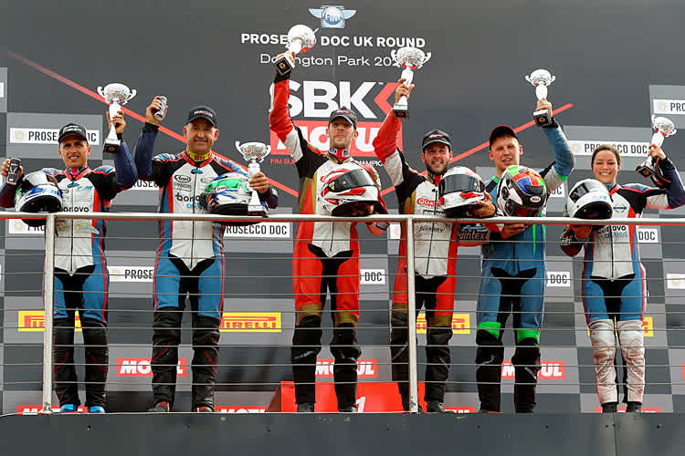 Kevin Rousseau, Tim Reeves, Stephen Kershaw, Ryan Charlwood, Todd Ellis, Emmanuelle Clement (vlnr.)