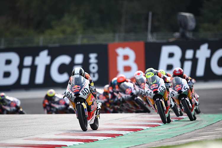 David Alonso (80) vor David Muñoz (64) und Tatchakorn Buasri (5)