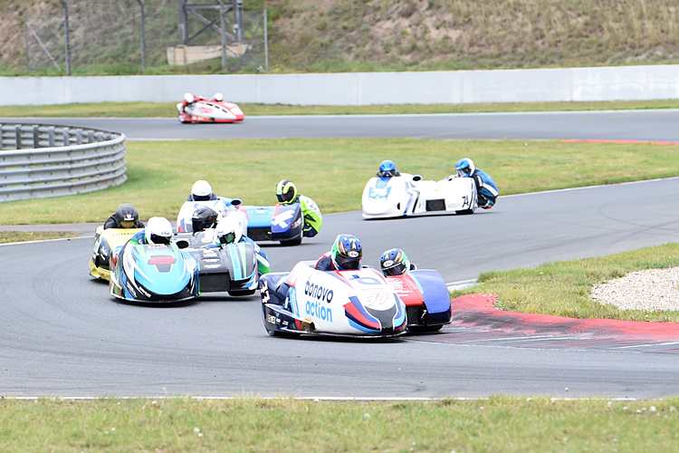 Beim Finale der Seitenwagen-WM wird es in Estoril nochmals spannend