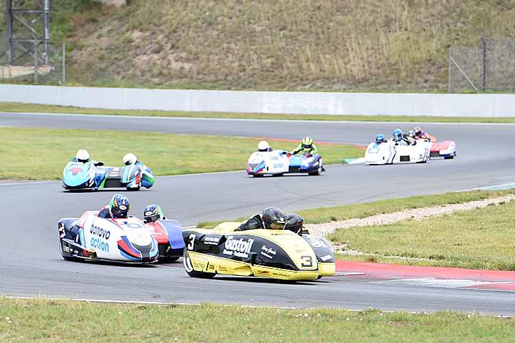 Schon im Vorjahr ging es eng zur Sache (Schlosser vor Reeves, Ellis, Streuer, Peugeot und Päivärinta)