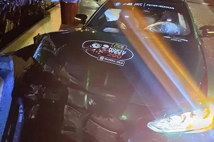 Der schwer beschädigte BMW M3 Competition von Peter Hickman