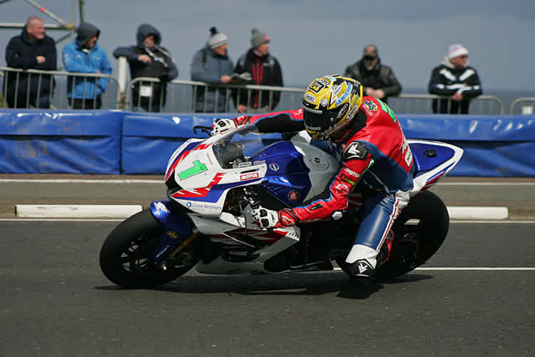 Glenn Irwin ist auf einer Superbike nicht zu biegen