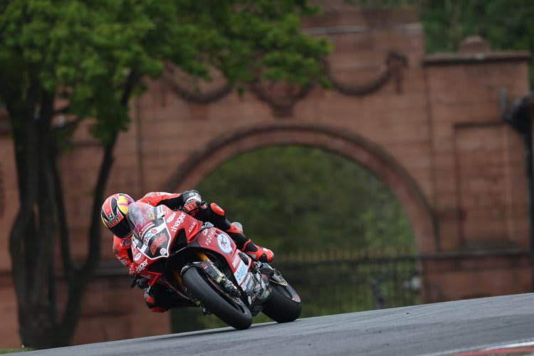 Tom Sykes in Oulton Park