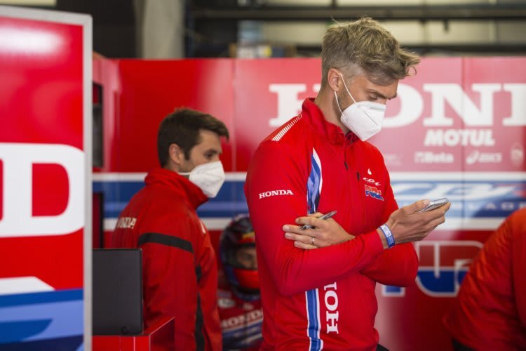 Leon Camier in der Honda-Box