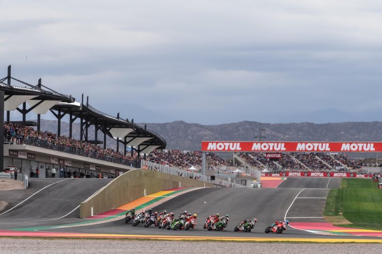 Nach Erdbeben: Stehen alle Tribünen noch?