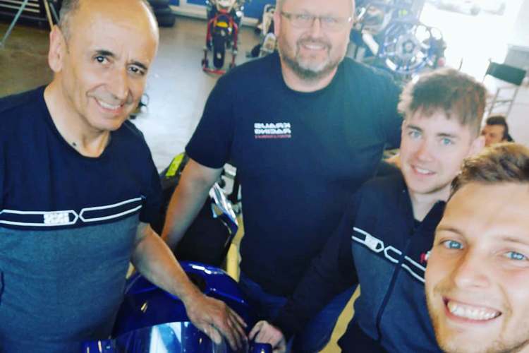 Dominic Schmitter (re.) mit seiner Mannschaft