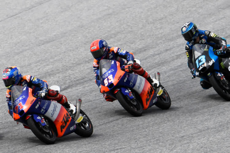 Am Ende kamen sich Ayumu Sasaki und Deniz Öncü auf dem Red Bull Ring zu nahe (dahinter der spätere Sieger Vietti)