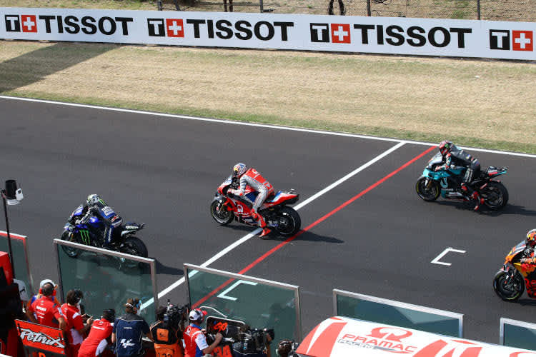 Der MotoGP-Start in Misano: Viñales neben Miller und Quartararo