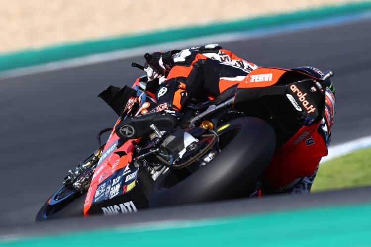 Scott Redding führt die Zeitenliste an