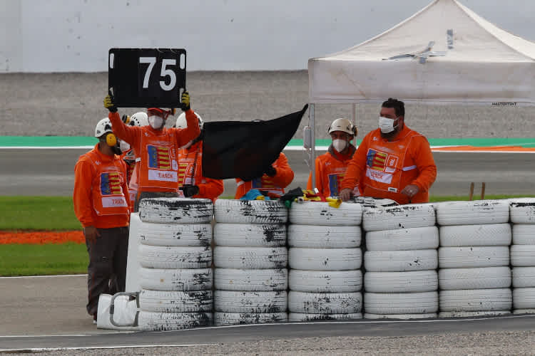 Die Flagge galt der Nummer 75: Albert Arenas