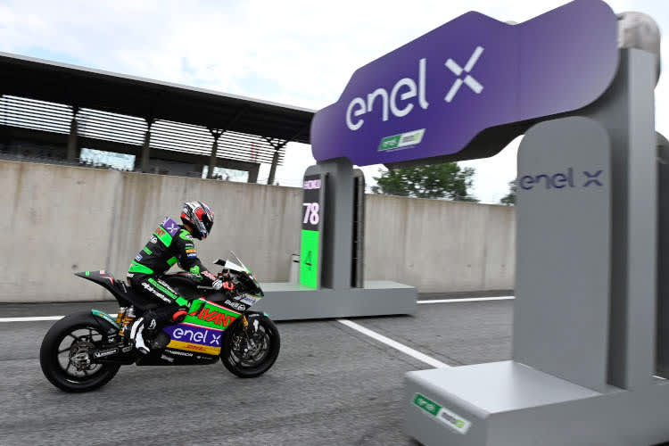 Die MotoE-Piloten werden im Quali nicht mehr einzeln auf die Strecke geschickt