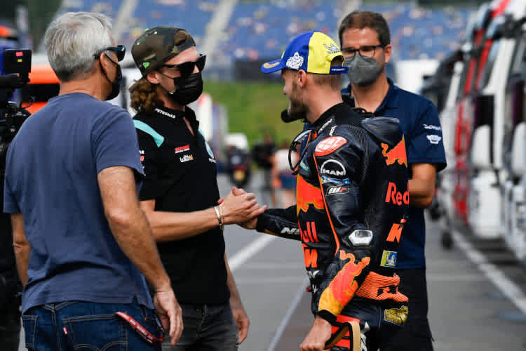 2021 noch in zwei unterschiedlichen Klassen: Darryn gratuierte Brad Binder zum Spielberg-Sieg