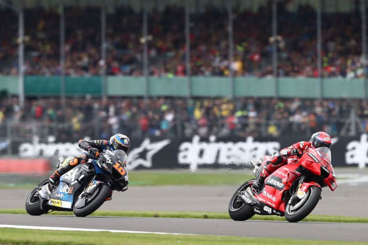 Luca Marini hinter Pecco Bagnaia