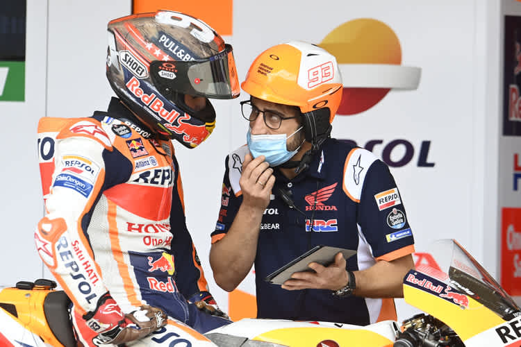 Marc Marquez im Gespräch mit Santi Hernández