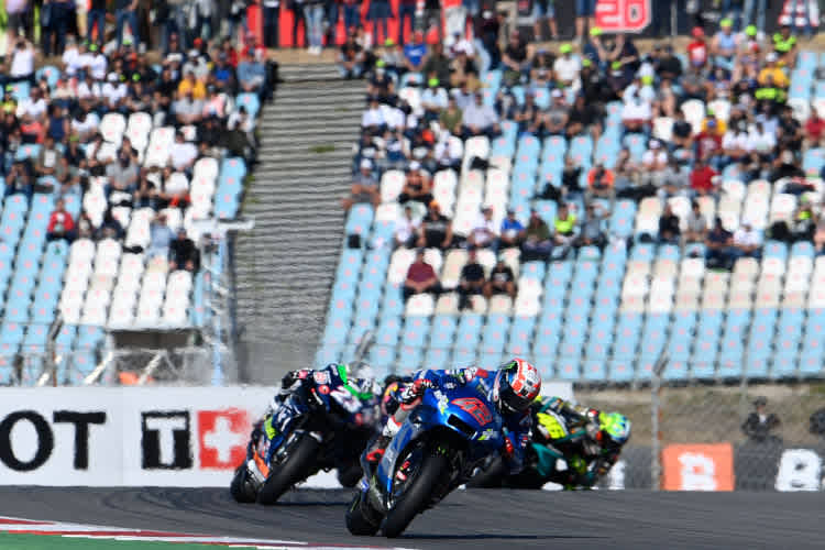 Alex Rins vor Enea Bastianini und Valentino Rossi