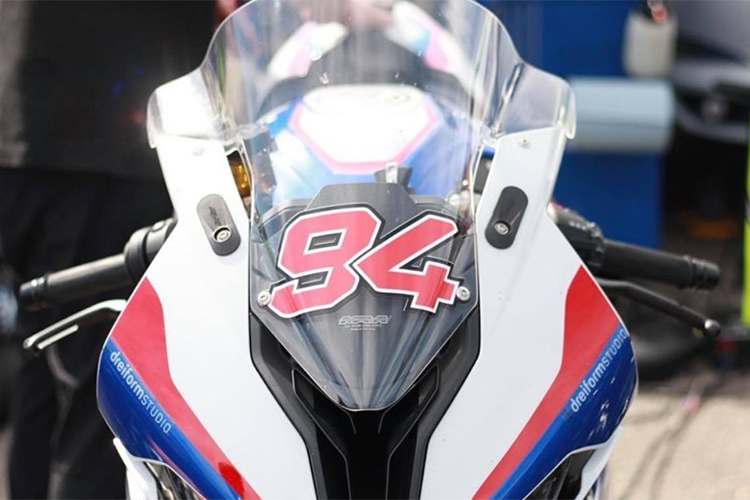 Bislang fuhr Jonas Folger nur mit der S1000RR