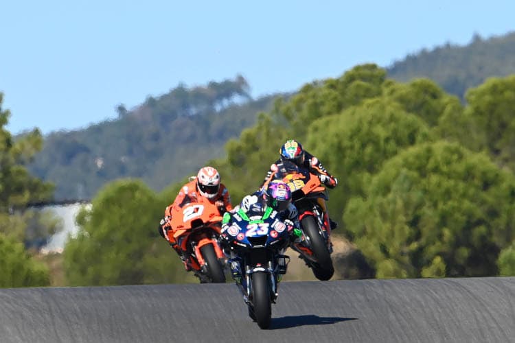 Enea Bastianini vor Brad Binder und Iker Lecuona