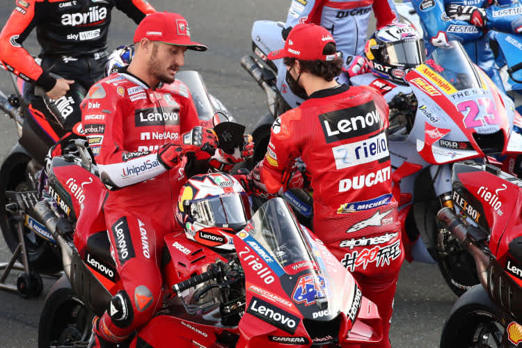 In Doha: Jack Miller im Gespräch mit Pecco Bagnaia