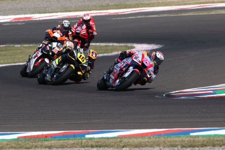 Enea Bastianini vor Marini, Nakagami, Oliveira und Miller