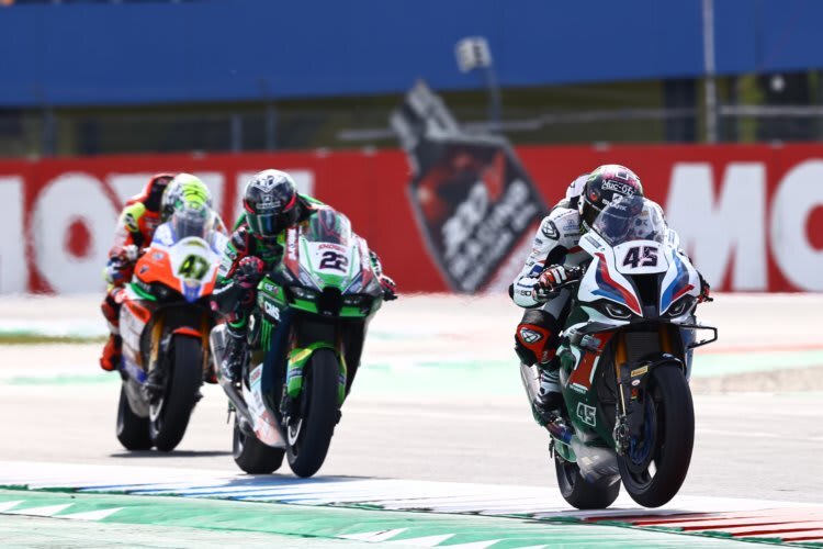 Scott Redding vor Alex Lowes und Axel Bassani