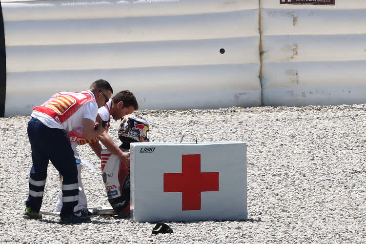 Taka Nakagami nach dem Unfall beim Start zum Katalonien-GP
