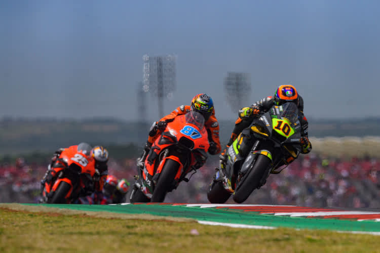 Luca Marini vor Remy Gardner und Raúl Fernández