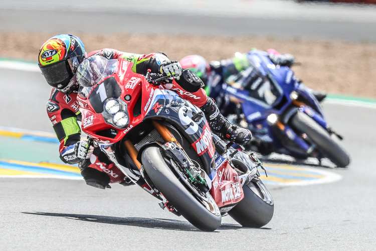 SERT Yoshimura Motul (Suzuki) vor YART Yamaha: Ein spannender Kampf um die Führung