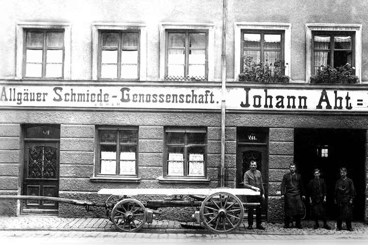 1896 fing mit der Schmiede alles an