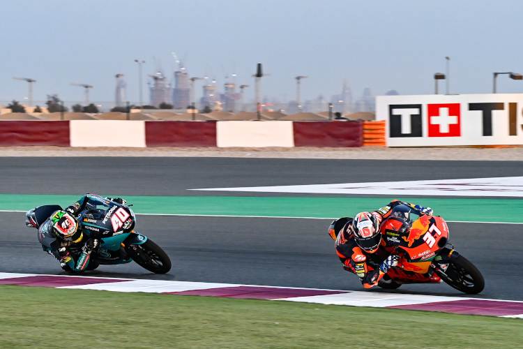 Die letzte Kurve: Pedro Acosta siegt vor Darryn Binder