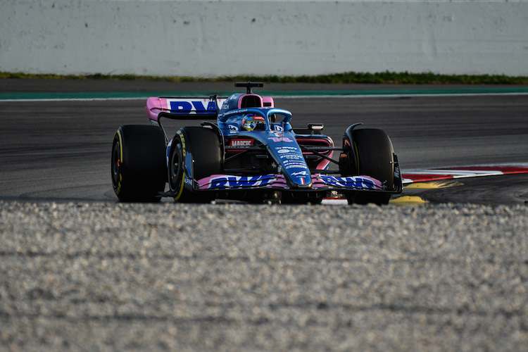 Fernando Alonso bestritt für Alpine den Testauftakt in Barcelona