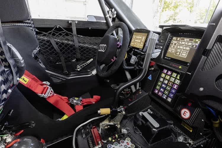 Cockpit des Audi RS Q e-tron