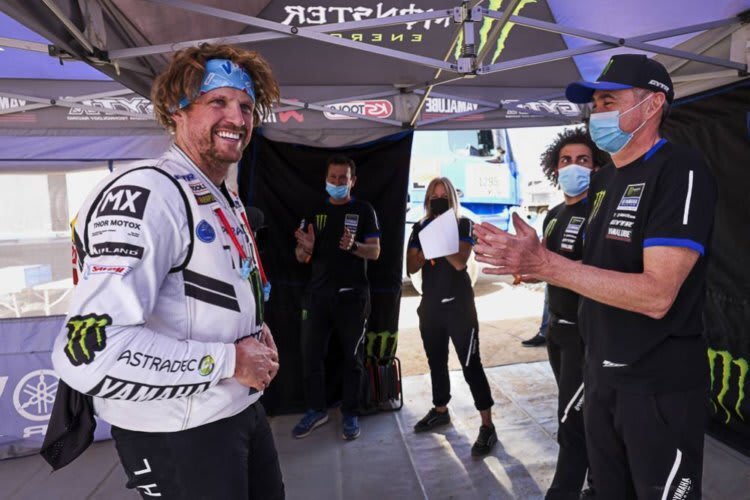 Applaus vom Team: Adrien Van Beveren ist Dakar-Leader