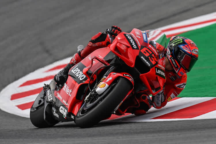 Pecco Bagnaia in Schräglage