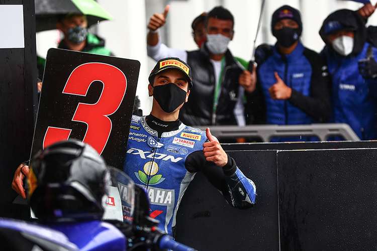 Bahattin Sofuoglu freut sich über den dritten WM-Rang