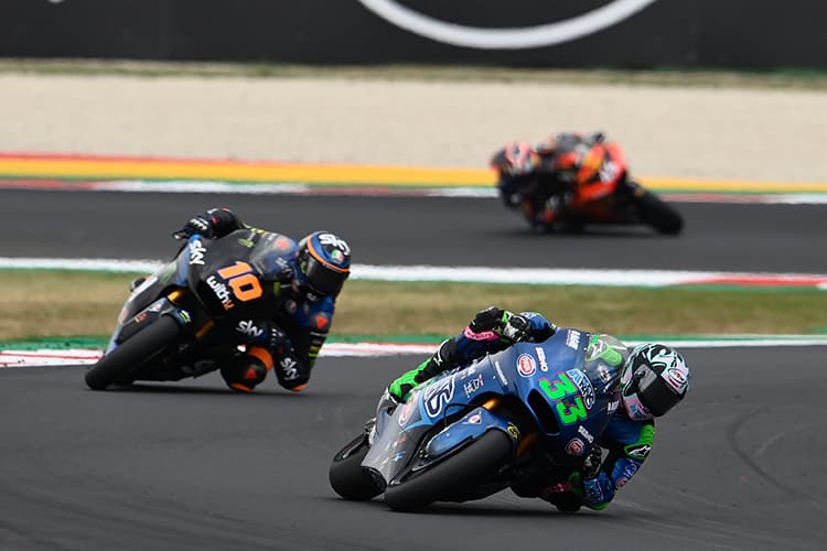 Im Rennen: Sieger Enea Bastianini (33) vor Luca Marini (10)