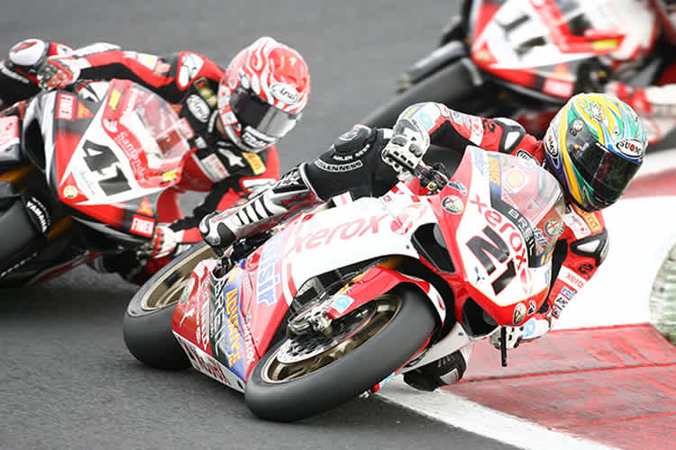 Troy Bayliss (21) und Nori Haga (41) waren erbitterte Gegner