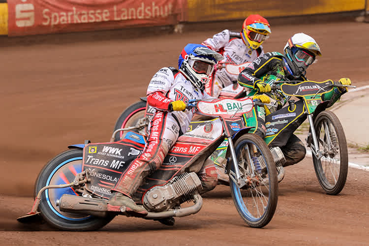 Bergé vor Balinski und Huckenbeck