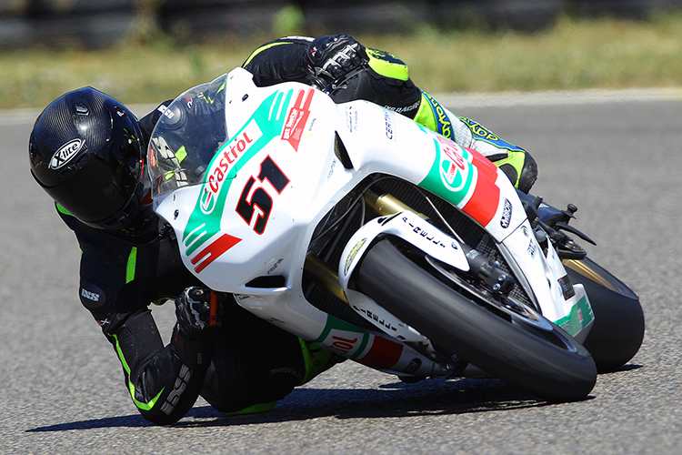 Rolf Biland lässt es auch auf der Honda Fireblade ordentlich krachen